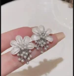 Flower Pearl Korean Earrings - Image 3