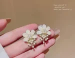 Flower Pearl Korean Earrings - Image 2