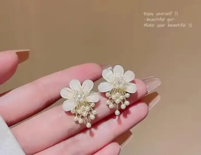 Flower Pearl Korean Earrings - Image 2