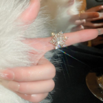 Sparkling Flower Rotating Ring - Image 5